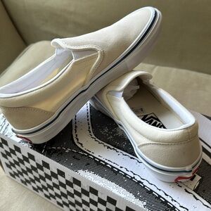 NWT Vans Skate Slip on- off white